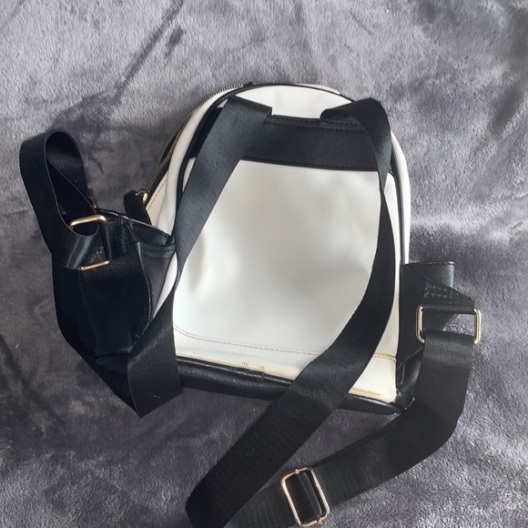 Backpack - Picture 2 of 3